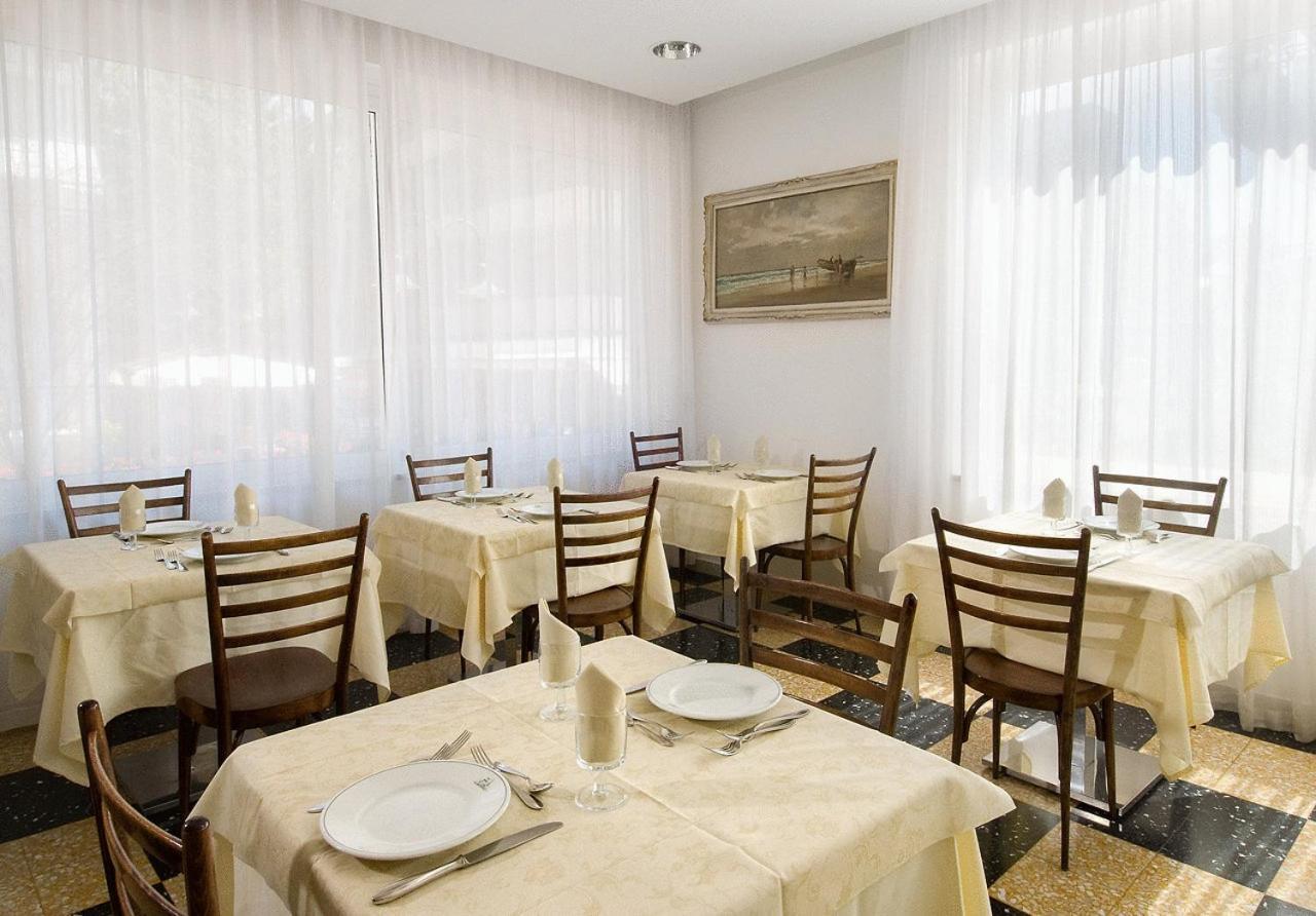 Hotel Belmar Cattolica Luaran gambar